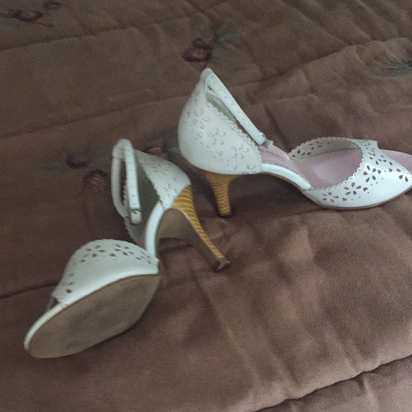 Beautiful beige color 3” heels with ankle strap - Picture 2 of 4